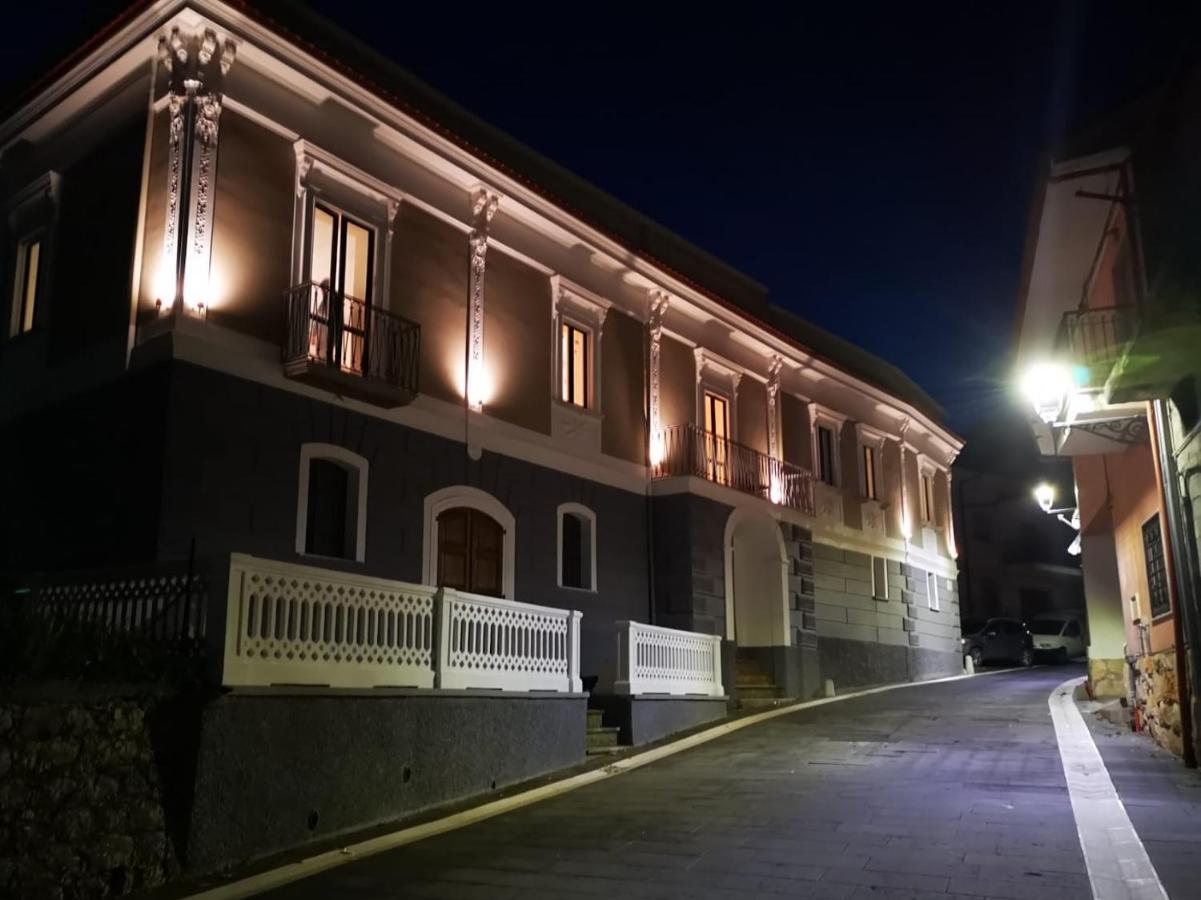 Mastu Gilardo Apartment San Pietro al Tanagro ภายนอก รูปภาพ