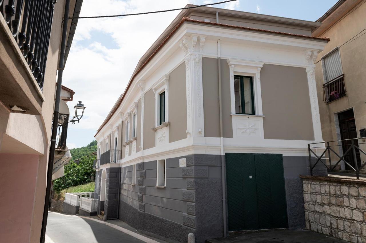 Mastu Gilardo Apartment San Pietro al Tanagro ภายนอก รูปภาพ